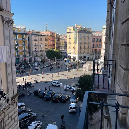 Nerisa Konukevi Napoli